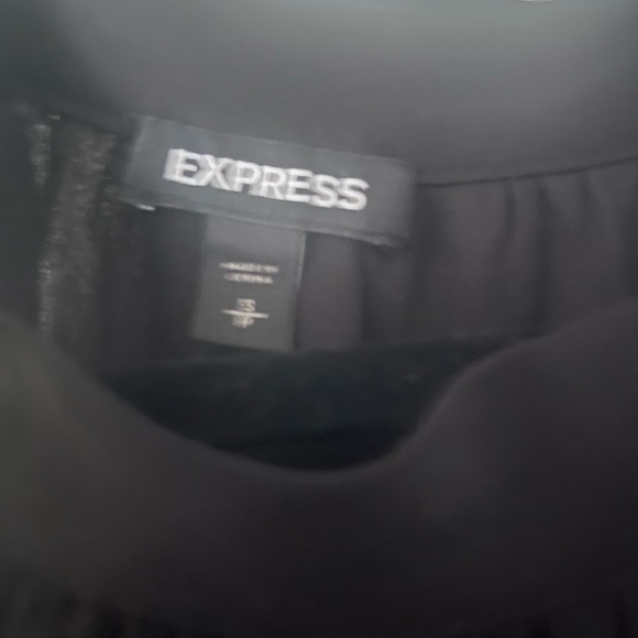 Flowy tank halter top - Picture 2 of 3